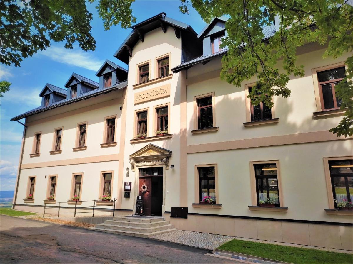 Hotel Poutni Dum Králíky エクステリア 写真